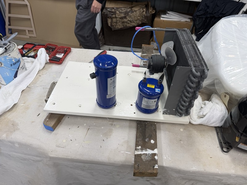 Component layout on the bench
