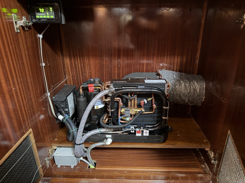 Installed unit with its digital control panel