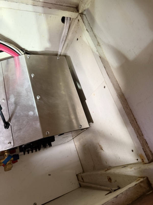Refrigeration unit mounted in the locker
